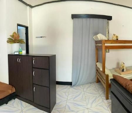 Mia Affordable Rooms Эль-Нидо Экстерьер фото