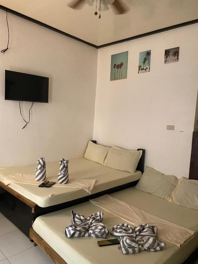 Mia Affordable Rooms Эль-Нидо Экстерьер фото