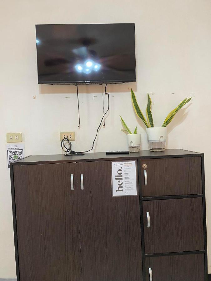 Mia Affordable Rooms Эль-Нидо Экстерьер фото