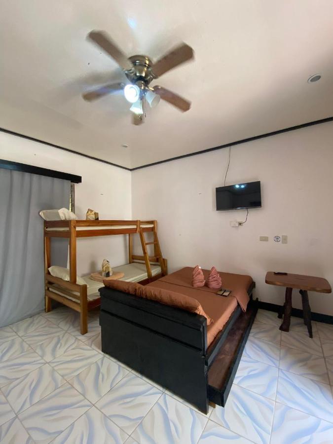 Mia Affordable Rooms Эль-Нидо Экстерьер фото