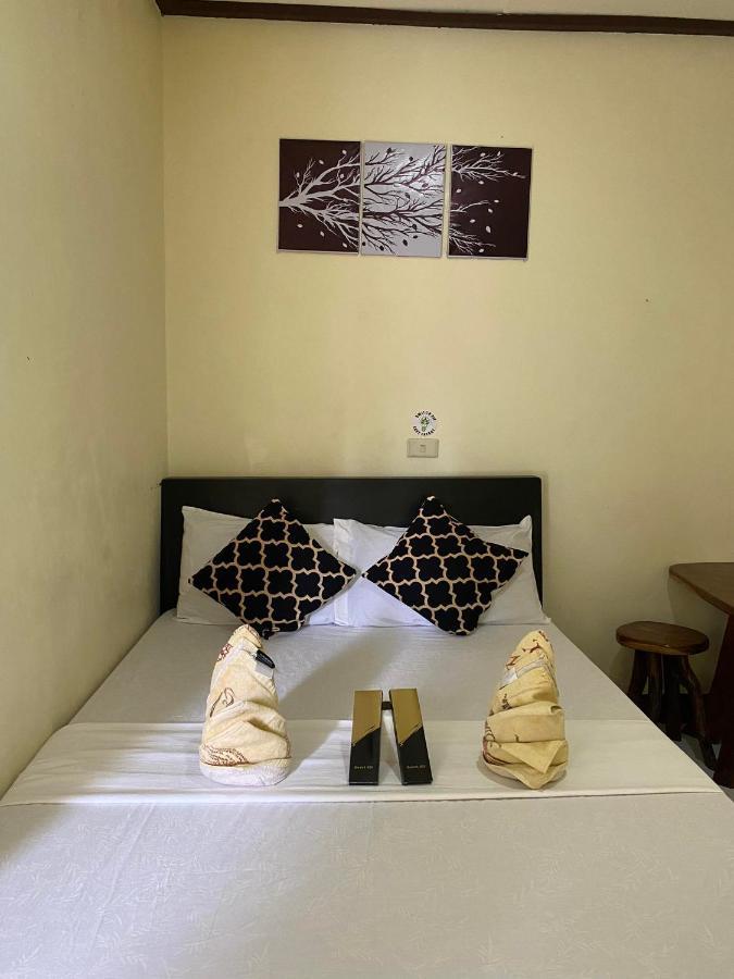 Mia Affordable Rooms Эль-Нидо Экстерьер фото
